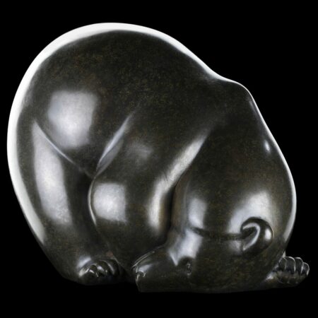 Picture of a bronze sculpture representing a bear made by artist Michel Bassompierre, currently on show at Galerie Montmartre, Paris, France